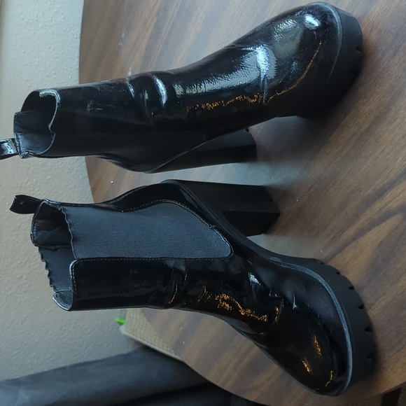 Patent Leather Platform Boots by Seychelles Size 8 - Picture 2 of 7